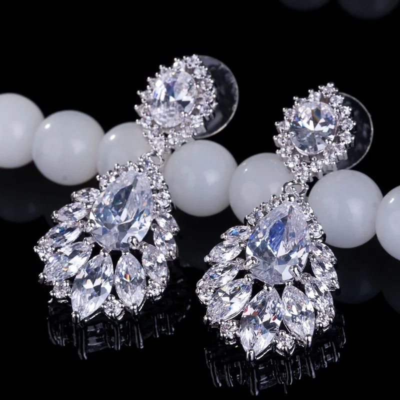

Uilz Fashion Cubic Zircon Chandelier Dangle Drop Earrings with AAA Crystal for Women Wedding Party Jewelry UE363