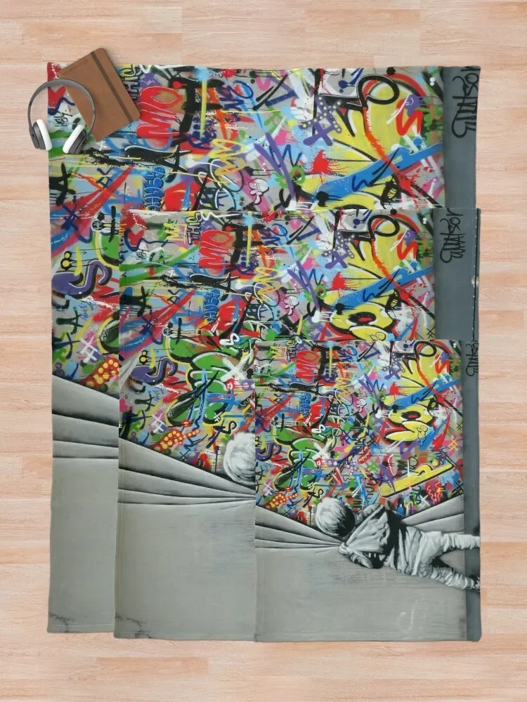 Фланелевое одеяло &quotЗа шторкой - Martin Whatson (Wynwood Walls Edition)&quot