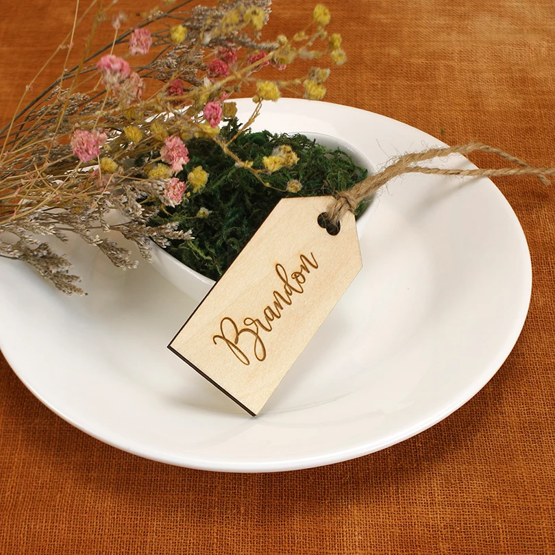 

Personalized wooden name tags - Wooden table settings - Wedding seating arrangement tags, Custom Guest Name, Wedding Decoration
