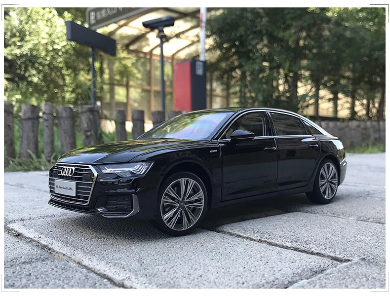 

Модель автомобиля из сплава 1:18 Au ~ di A6L 2019