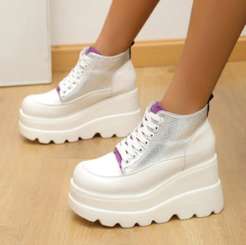 

Спортивная обувь на очень толстой подошве, женские кроссовки на танкетке со шнуровкой, женские повседневные высокие кроссовки серебристого и белого цветов, 2023