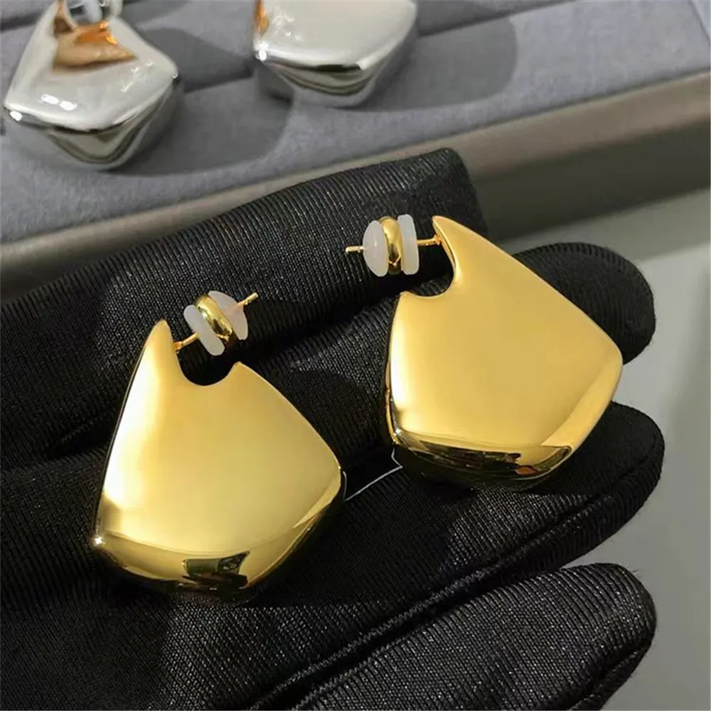 Женские винтажные серьги-гвоздики