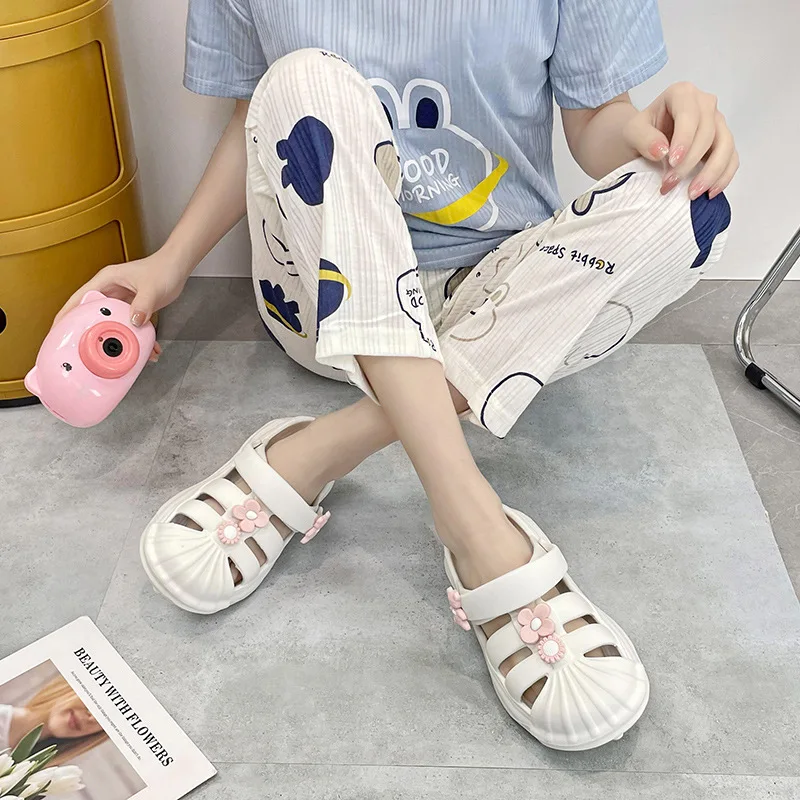 Girls Lovely Flowers Garden Shoes 2023 New Summer Women Hole Shoes Thicken Sole Soft EVA Outdoor Slides Ladies Beach Sandals