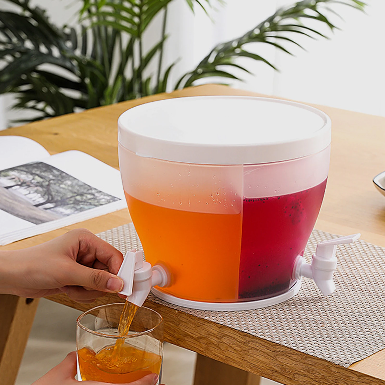 

Cold Kettle with Faucet in Refrigerator Three-Grid Rotating Drink Dispenser Fruit Teapot Lemonade Bucket Drink Containers