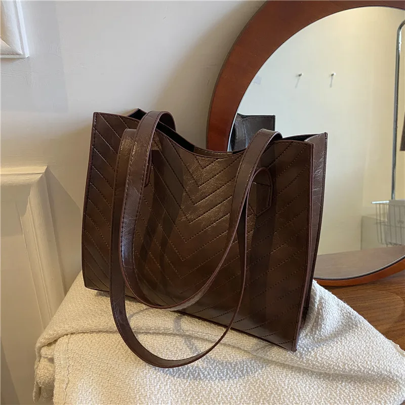 

One Shoulder Large Bag for Women 2022 New Versatile Large Capacity Fashion Retro Tote Bag