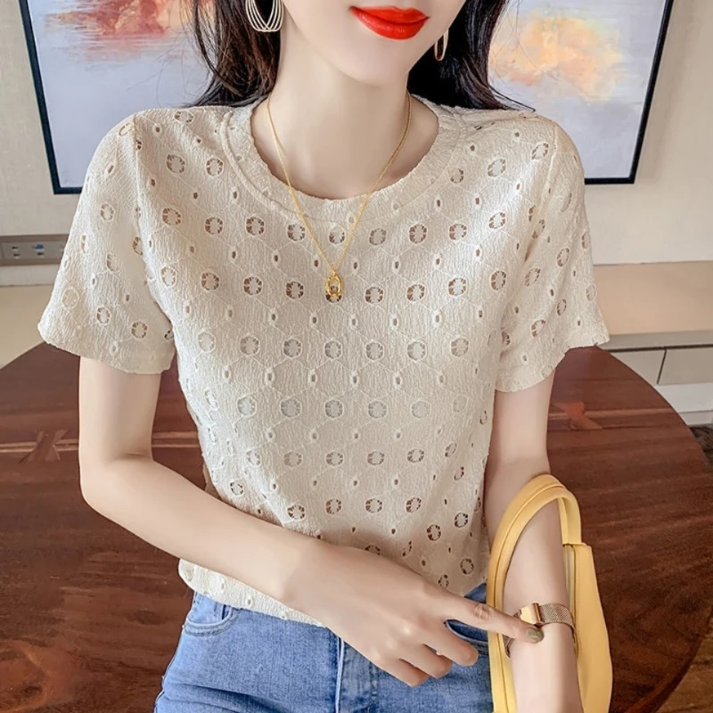 

2023 Summer New Korean Elegant Lace Short Sleeved T-shirts Fashion Round Neck Tops Women Clothing Cut-out Slim Fit Commute Tees