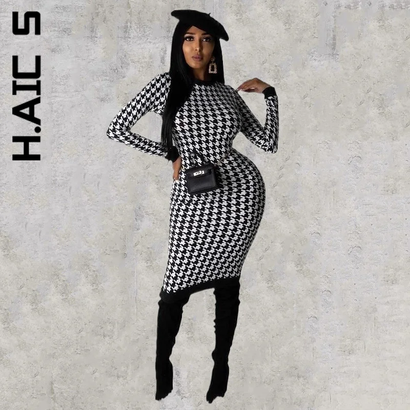 

Женское облегающее платье с длинным рукавом, с вырезами