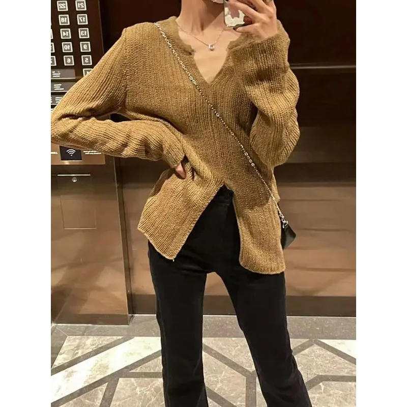 Рисунок 6 - Женская трикотажная рубашка с длинным рукавом