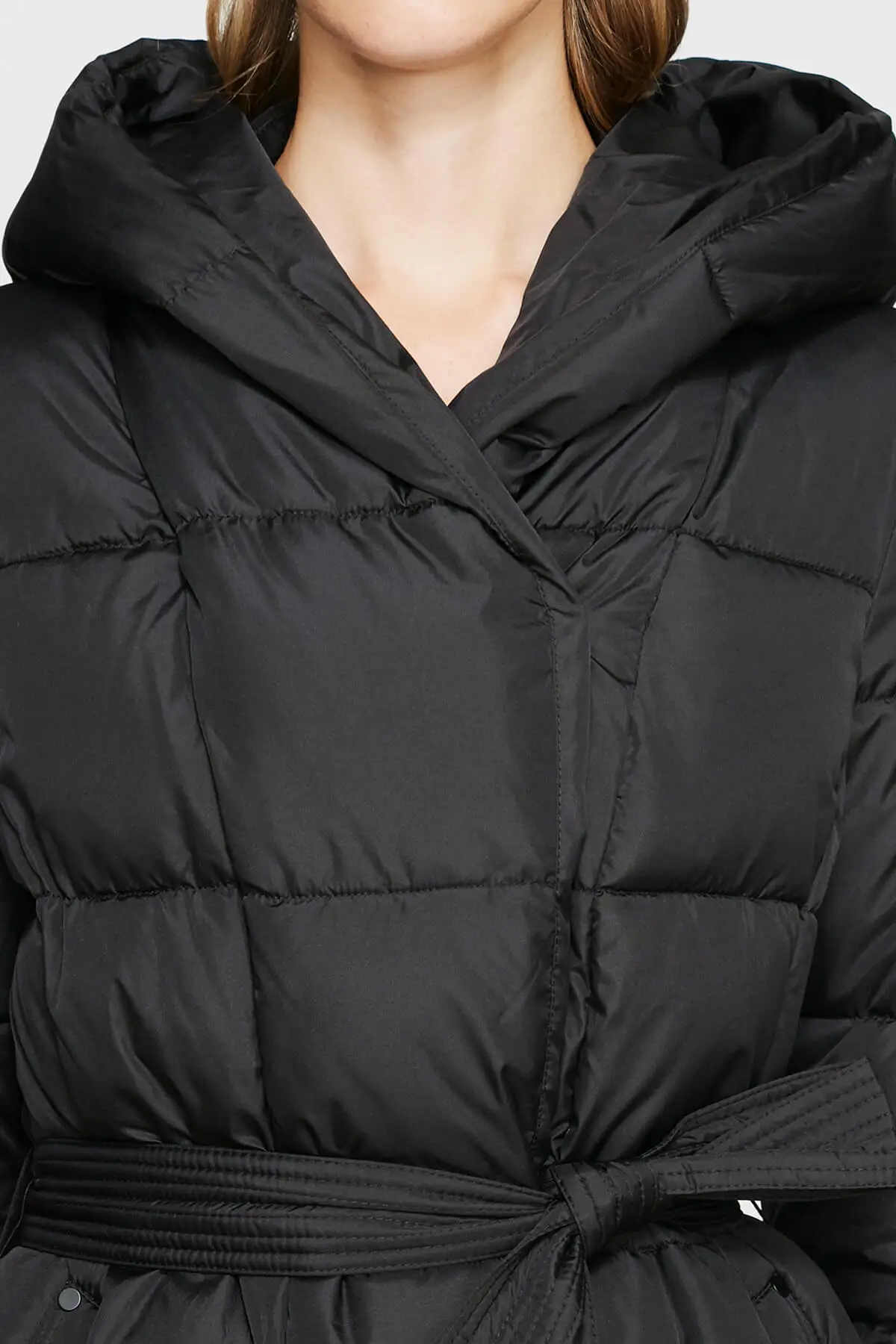 Women's Hooded Black Parka With Belt Casual Stylish Fashion Women's Clothing Outdoor Winter Wear Female Black Parkas Down Parkas