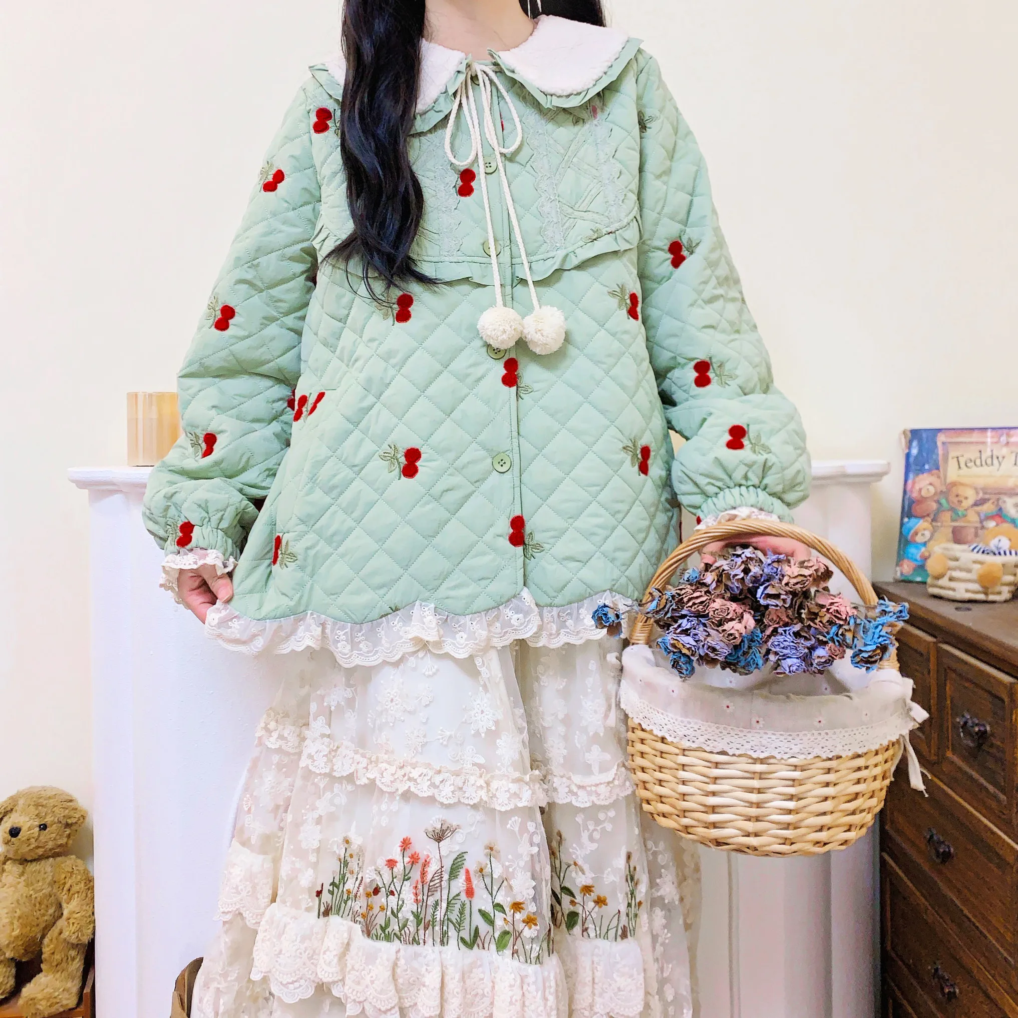 Зимнее винтажное милое кружевное стеганое пальто Kawaii с рюшами женское флисовое в