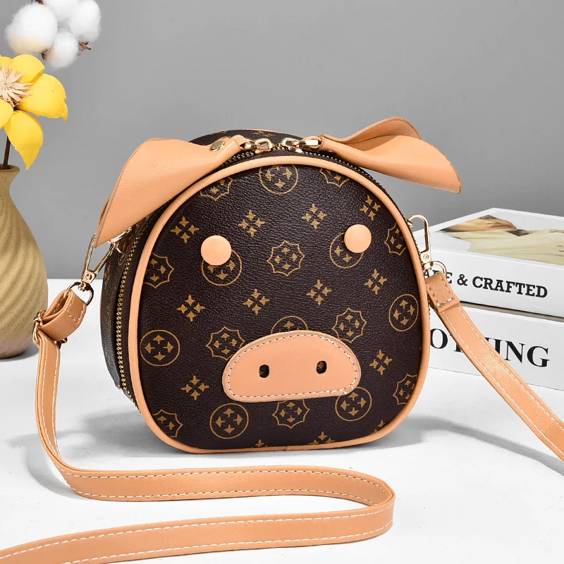 

Прямая поставка, маленькая круглая женская сумка, новинка 2022, модная индивидуальная нишевая сумка в форме поросенка, Симпатичные сумки-месс...