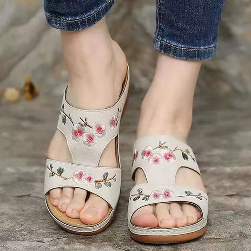 

Fashion Women Sandals Flowers Slip on Female Slippers Casual Platform Sandals Women Shoes Outdoor Sunmmer Shoes Women Plus Size