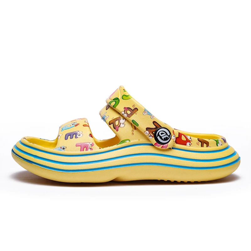 Dongdong Shoes for Children's Summer Outwear Cartoon Anti slip Broken Sandals for Boys and Girls Beach Slippers