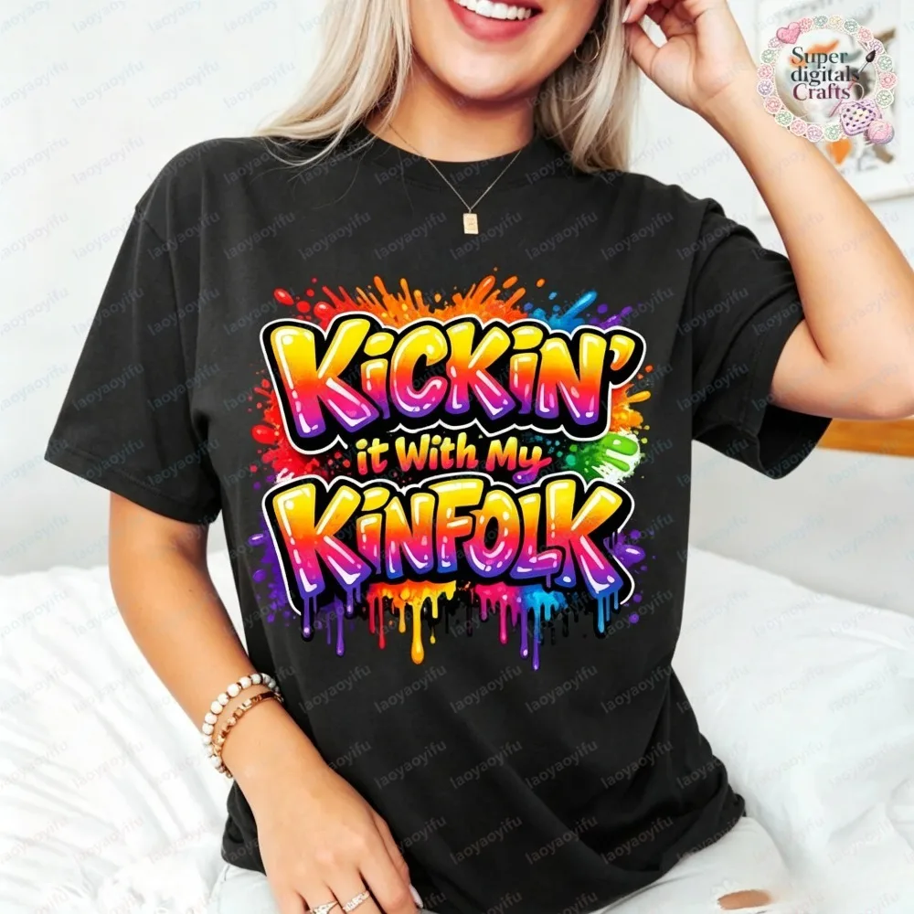 Фото Женская модная летняя футболка с коротким рукавом в стиле граффити Kickin It With My Kinfolk, красочная уличная одежда, повседневные топы №1