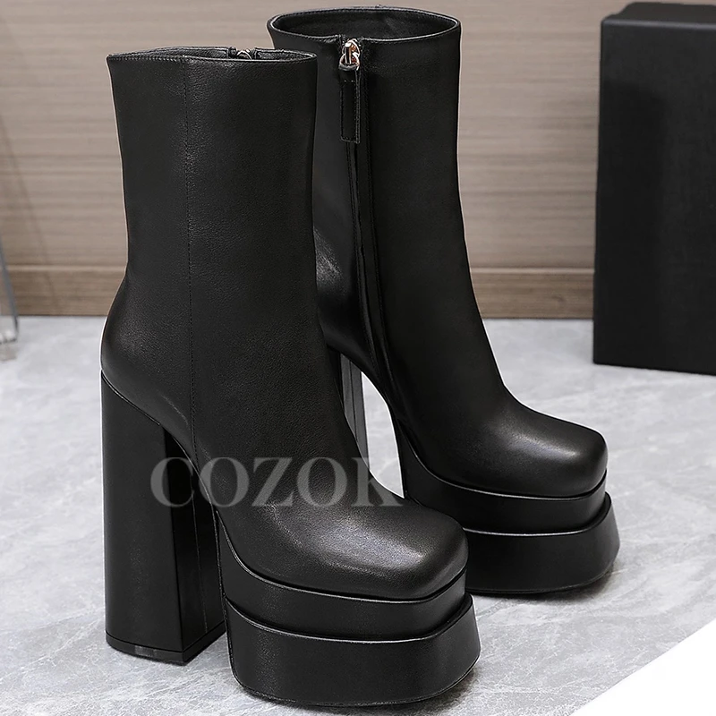 

Зимние женские кожаные ботинки, новинка 2023, дизайнерские короткие ботинки на платформе с квадратным носком и молнией, высококачественные женские праздничные ботинки на очень высоком каблуке