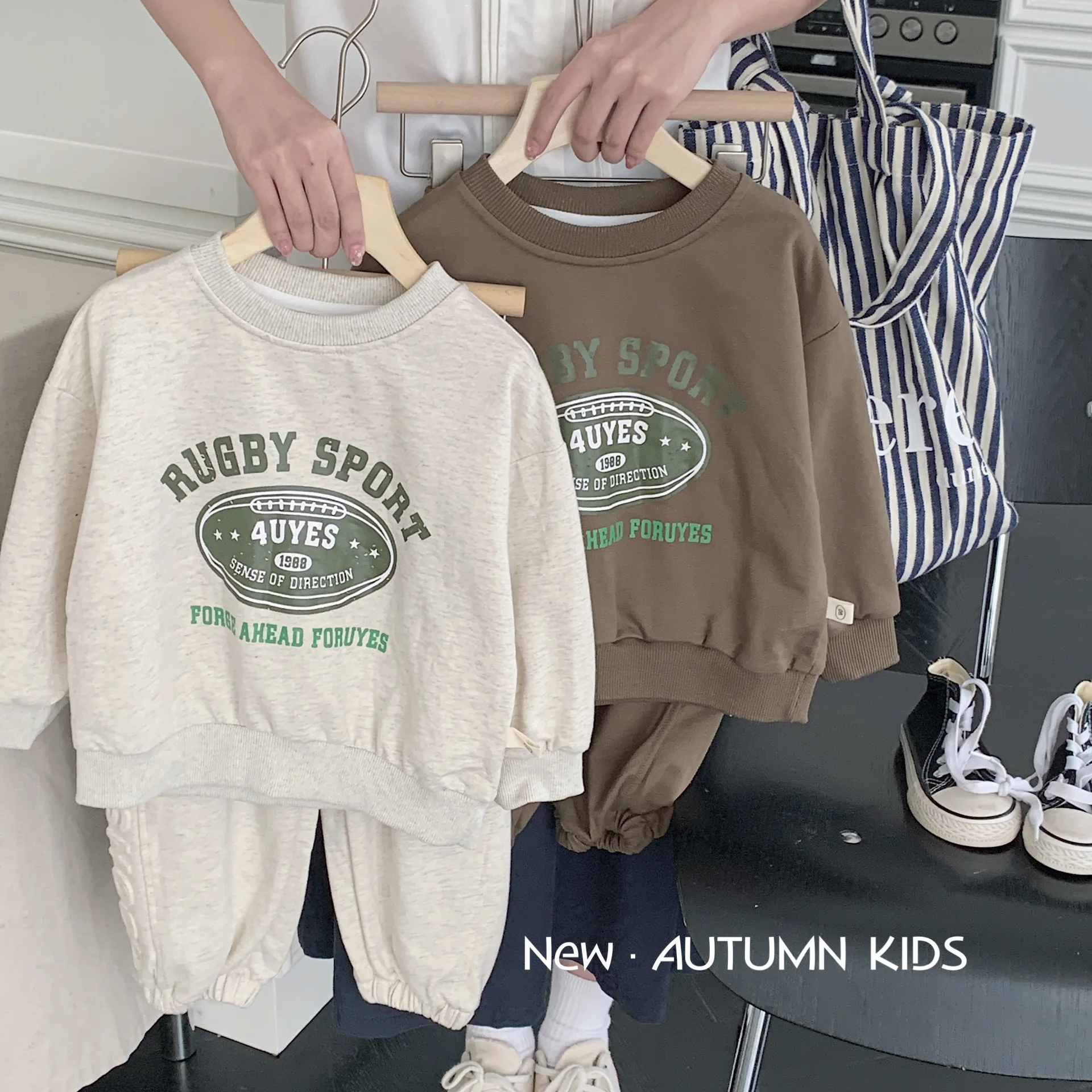 

Детский хлопковый костюм для мальчиков, Свободный пуловер с буквенным принтом и штаны для бега, корейский стиль, весна-осень 2023