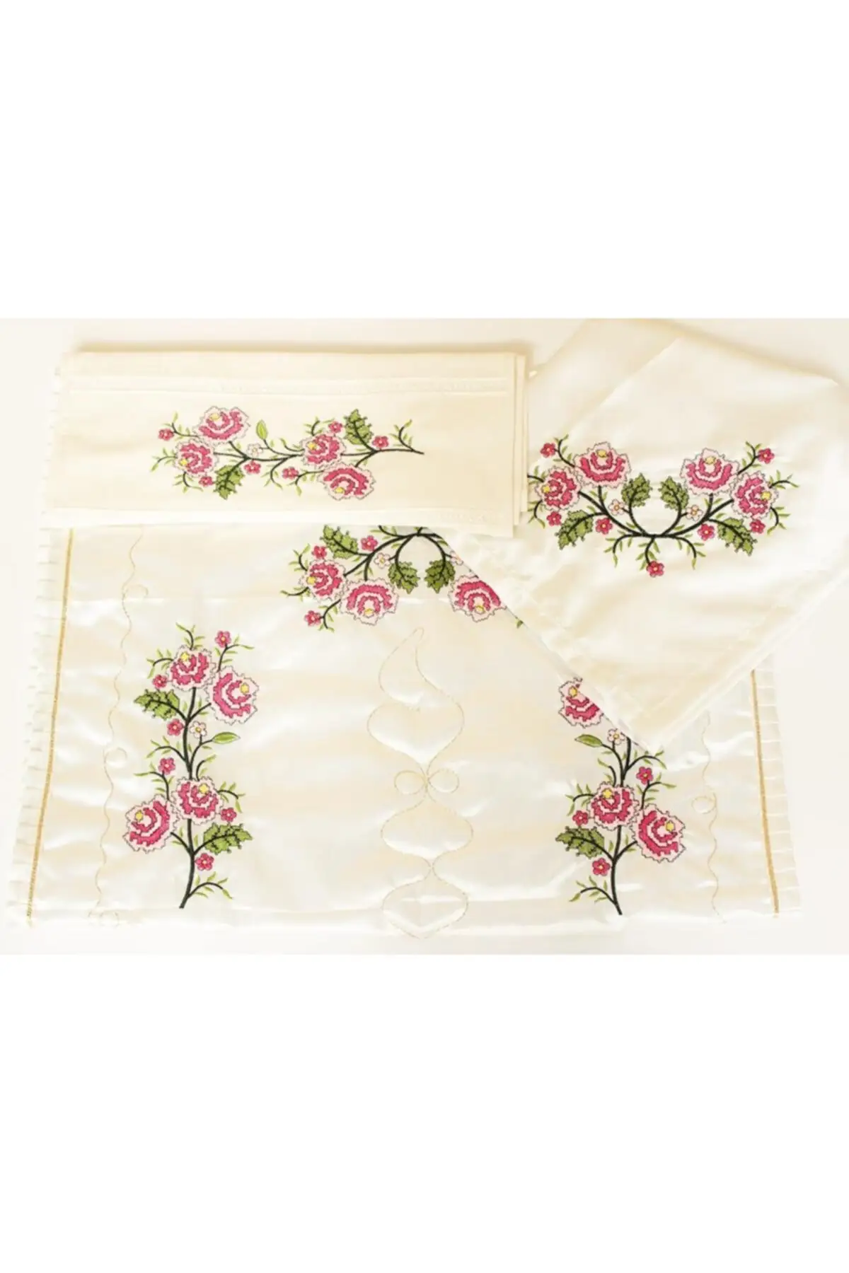 

Набор для вышивки крестом розовый