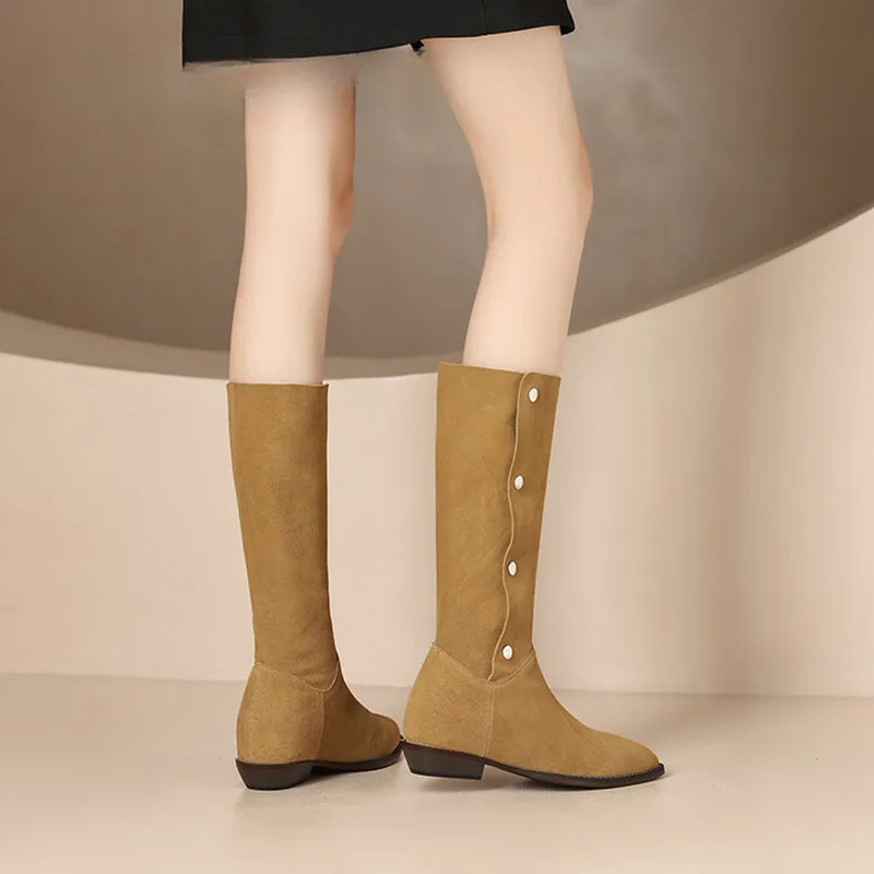 Женские Винтажные ботинки с воланом зимние до середины икры на массивном каблуке