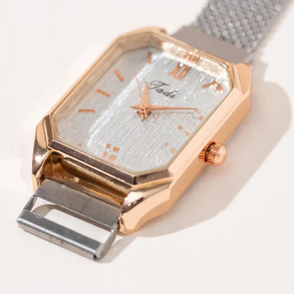 Женские кварцевые часы с квадратным циферблатом магнитным сетчатым браслетом