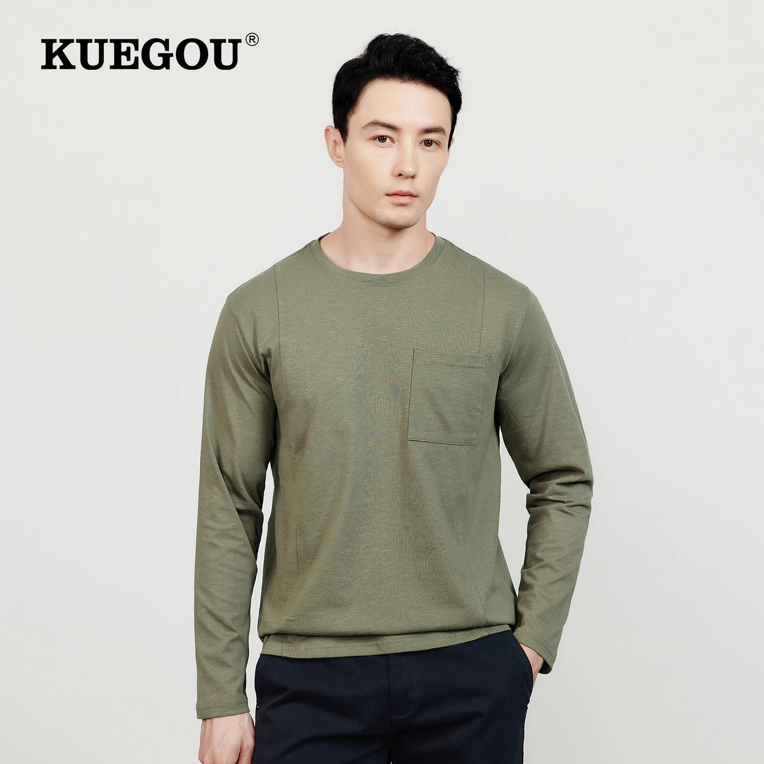 

KUEGOU 2022 Autumn New Men T-shirt Long Sleeve Basic Solid Color Fashion 100% Cotton Patchwork Print Single Pockets Top 60073