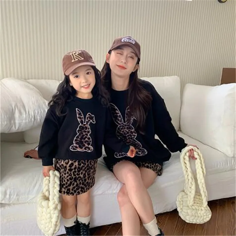 

Mother Daughter Black Sweatshirts for Family Matching Clothes Long-sleeve Adult Kids Embroidered Leopard Rabbit Shirts Tops