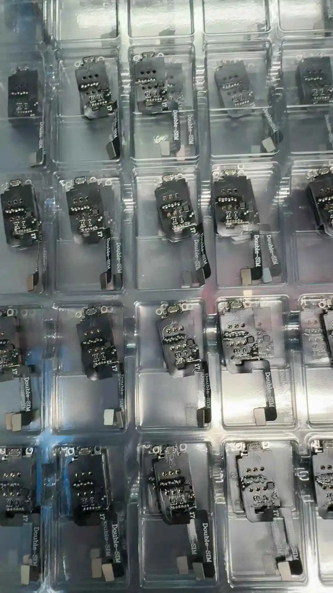 Фото Официальный комплект Double Sim MEP Flex Kit для iPhone 15 и 15 Plus с поддержкой двух SIM-карт, видео и картографии №5
