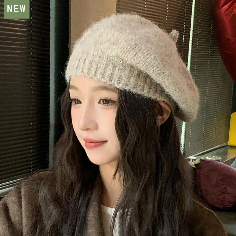 Однотонный вязаный берет