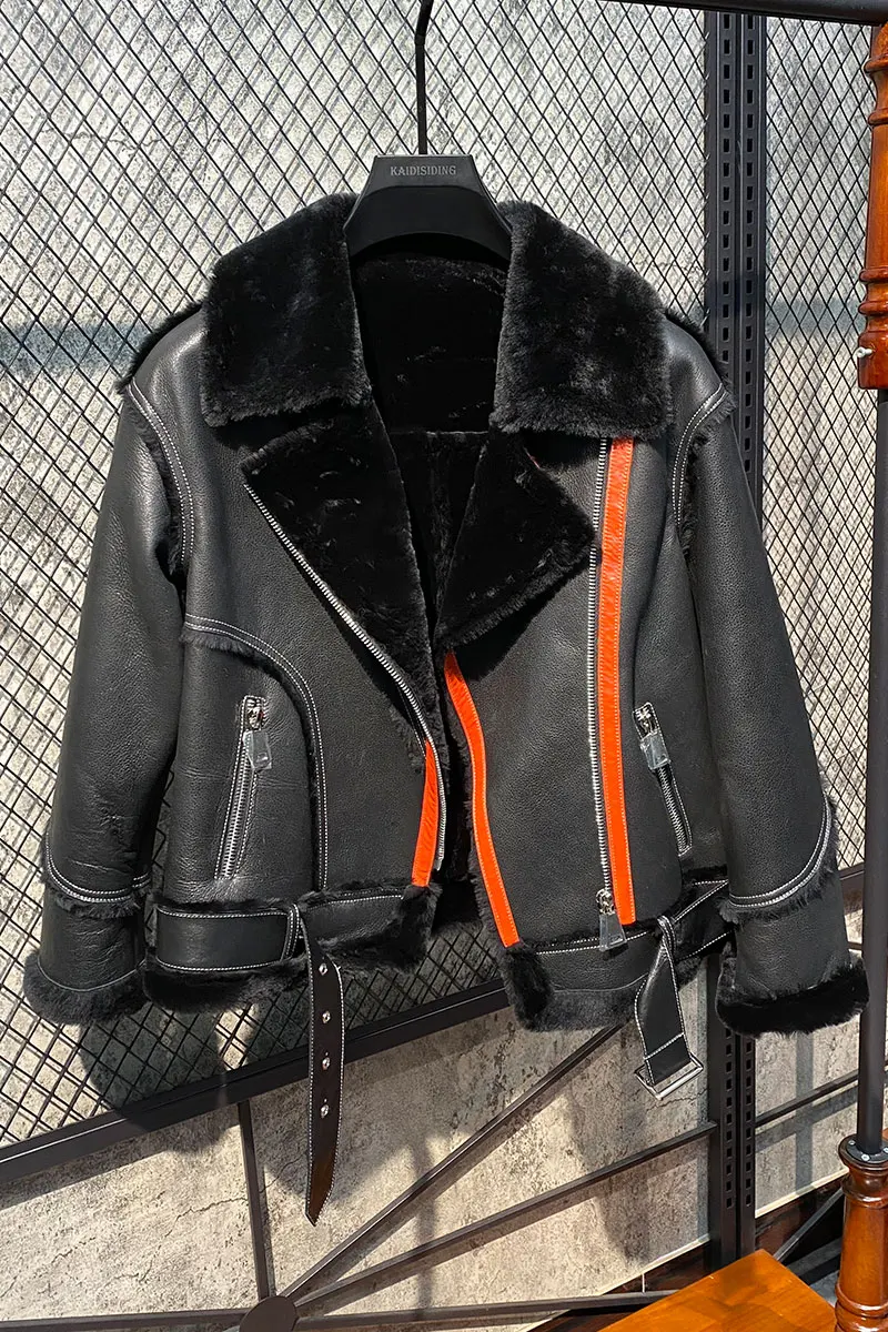 Женская куртка из натурального меха