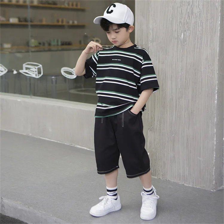

Модный детский спортивный костюм для мальчиков, футболка в полоску с коротким рукавом и шорты с большими карманами, спортивные костюмы для ...