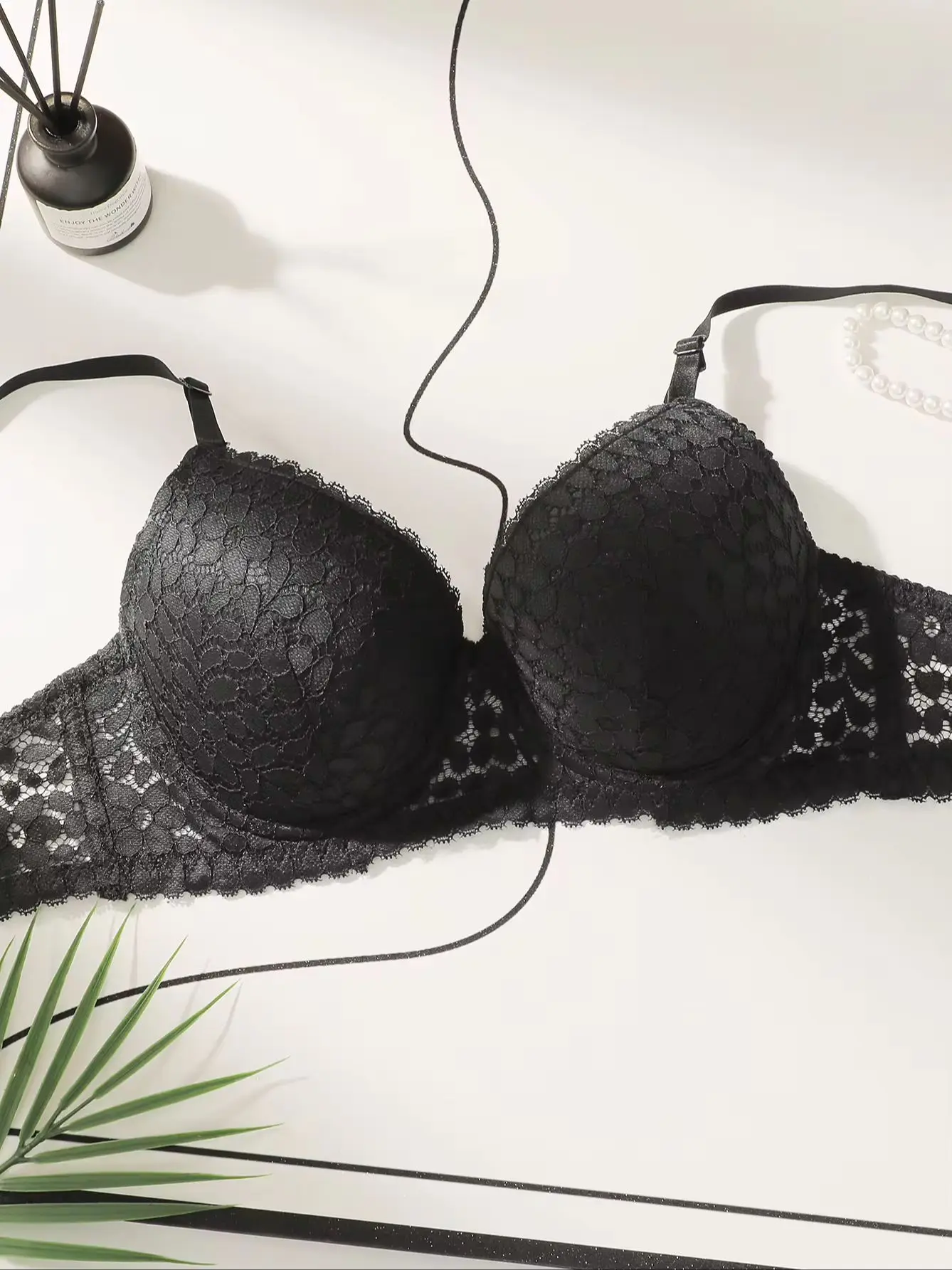 Комплект женского кружевного нижнего белья с чашками пуш-ап 70B-85B
