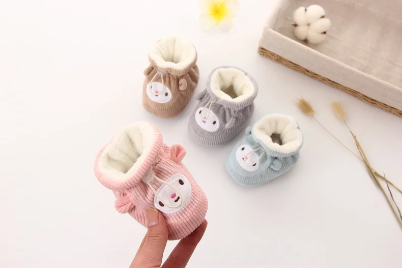 

Autumn and winter baby shoes soft bottom cotton shoes warm 0-3-6-12 months newborn boys and girls baby step before cute shoes an