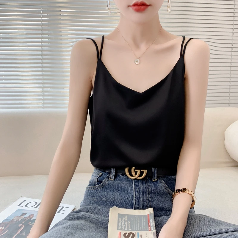 

Топ женский атласный с открытой спиной, модная Шикарная шелковая майка на бретельках, пикантный пуловер без рукавов с V-образным вырезом, на лето