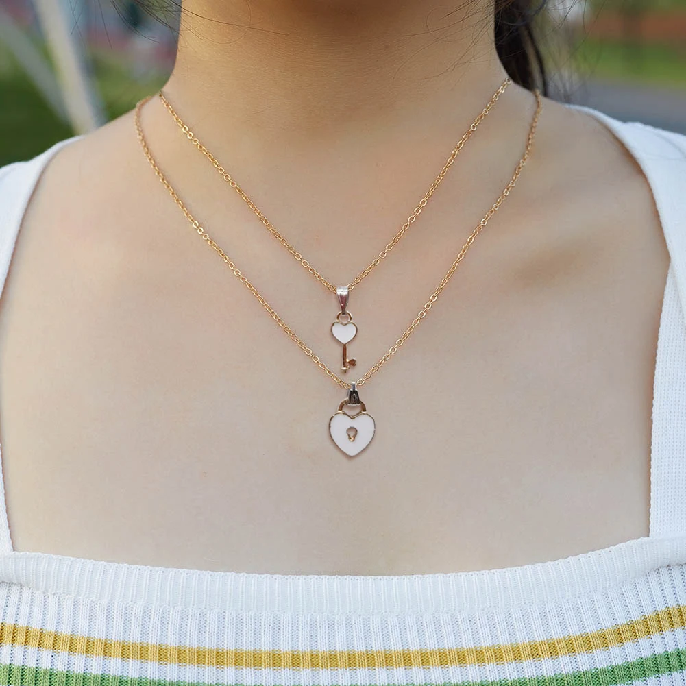

2Pcs/set Paired Pendants Heart Couple Necklace Love Key Lock Charm Jewelry Alloy Chain Necklace Jewelry For Women Lovers Gifts