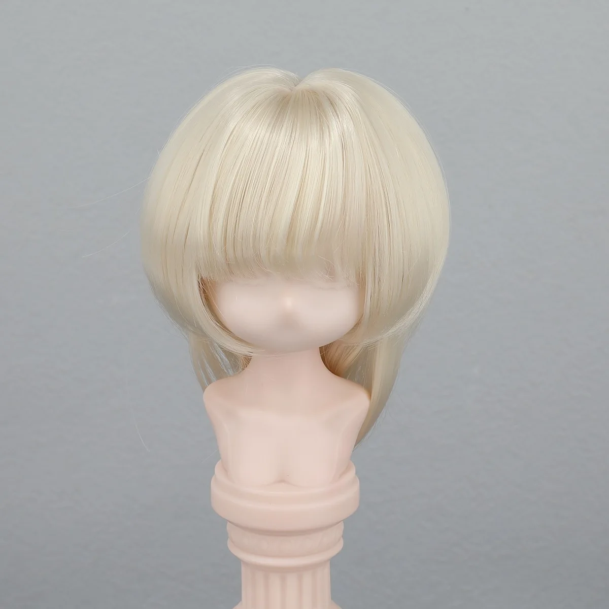 Фото Парик для куклы BJD 1/3 / 1/6, серебристо-серый, с короткими волосами в стиле волчьего хвоста, для косплея и DIY-макияжа, с основой для парика. №2