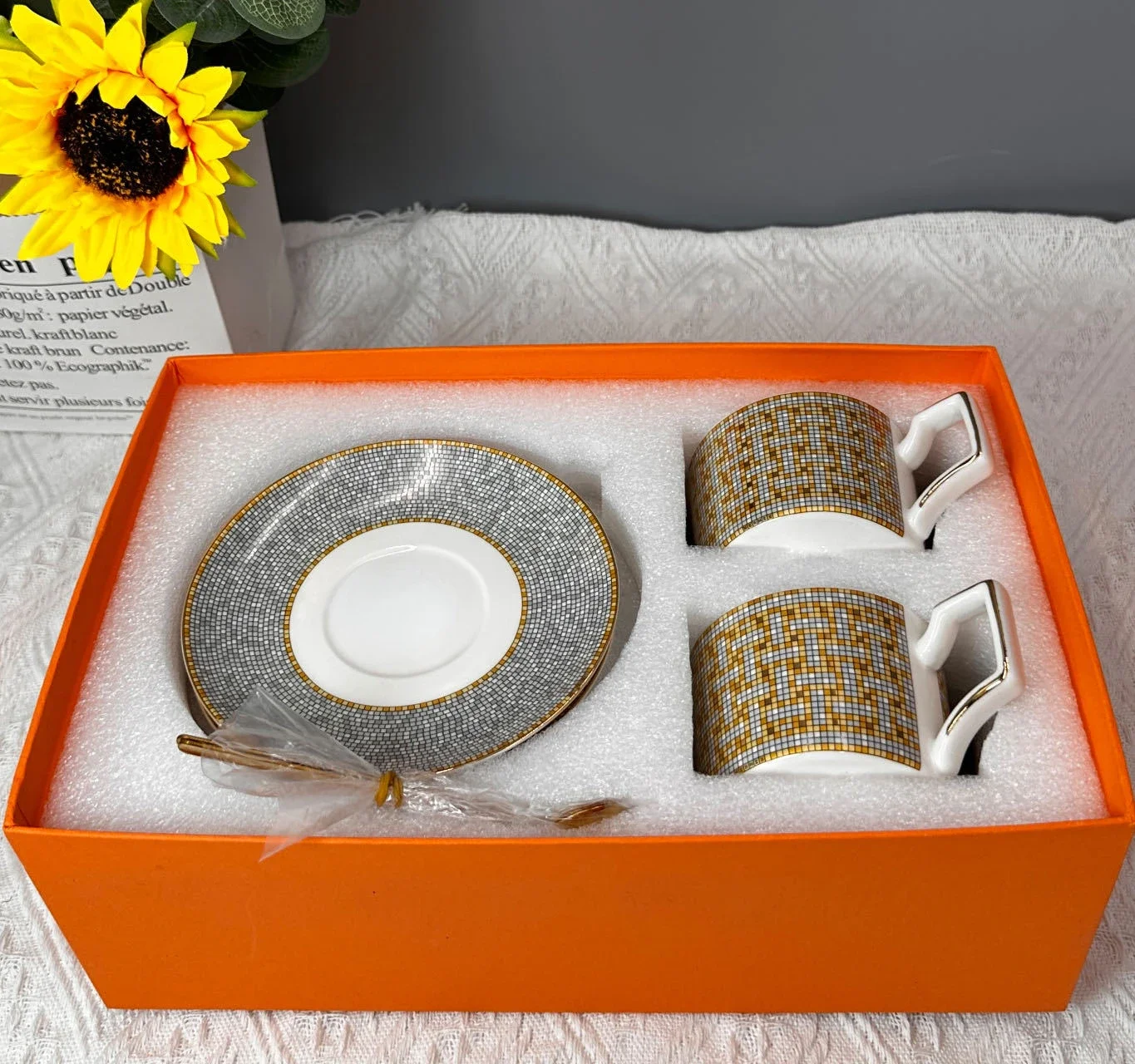 Керамическая чашка набор кофейных чашек и блюдец. Креативная простая бытовая