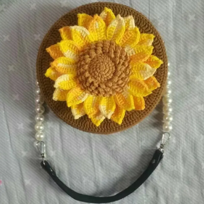 Handmade crochet handbag, shoulder bag, sunflower pattern, exquisite and practical mesh lining, not deformed