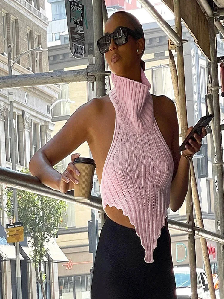 Женский трикотажный кроп-топ с высоким воротником и открытой спиной - купить по