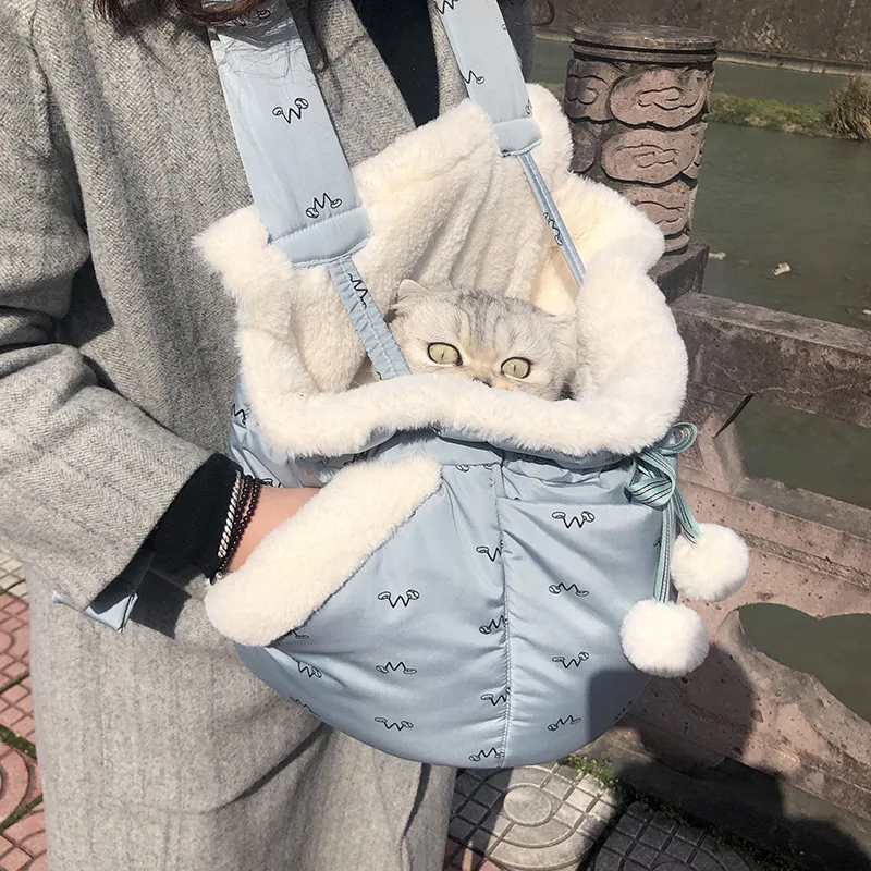 

Winter outing backpack cat front hanging Pet backpack comfortable plush portable cat bag with leash