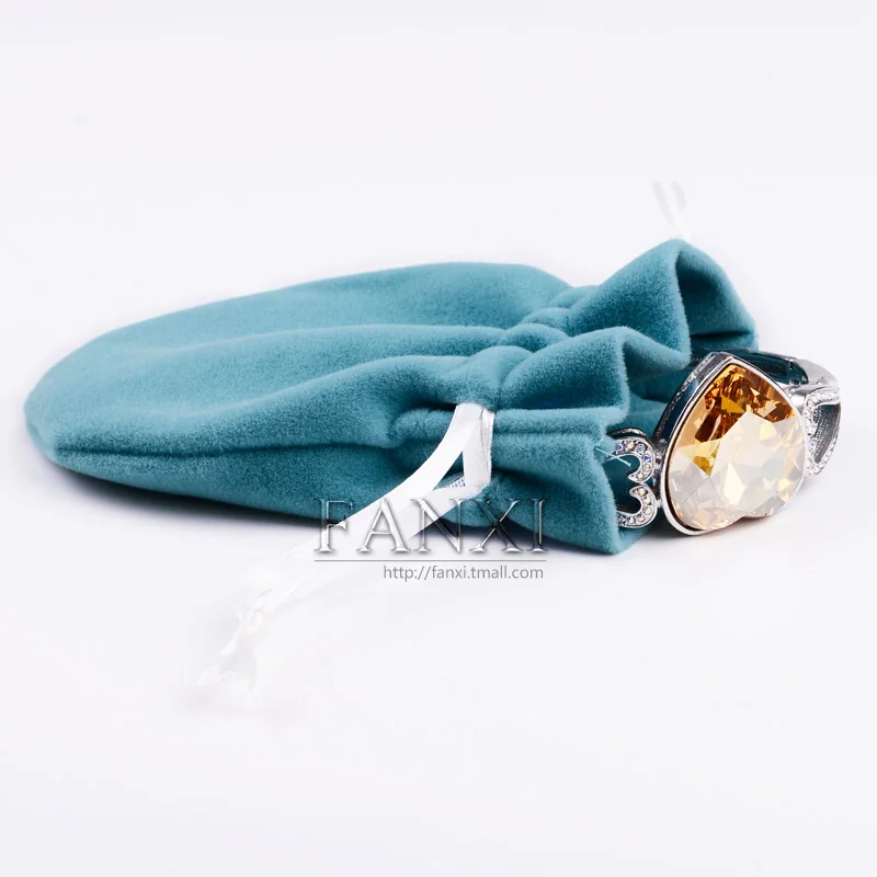 

Сумка для упаковки ювелирных изделий из фланели, D011