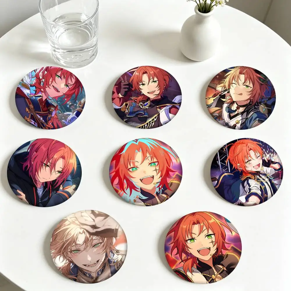 Фото Круглые значки с персонажами аниме-сериала Ensemble Stars, включая Цукинагу Лео, можно использовать для украшения одежды и рюкзаков. №2