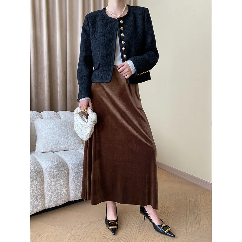 Рисунок 5 - Женский твидовый пиджак с круглым вырезом