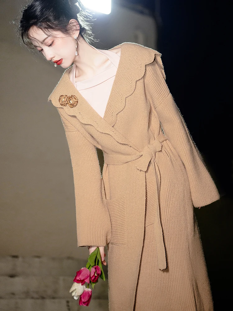 

Fall Winter French Vintage Sweater Thickened Loose Knit Coat Women Wavy Design Corsage Chic Retro Korean Sweater Strap Overcoat