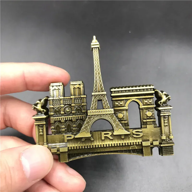 

Металлический 3D магнит на холодильник