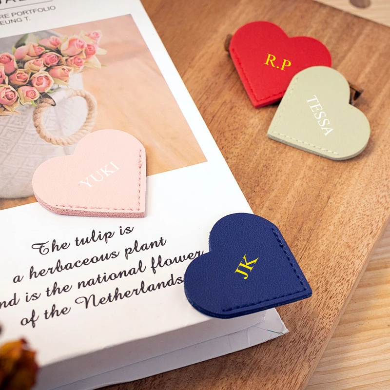 Креативная закладка с буквами на заказ гравировка инициалов сердце треугольник
