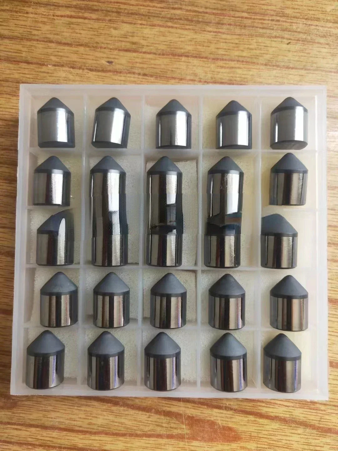 Качественные режущие вставки из ПДК для оборудования бурения нефтяных/газовых