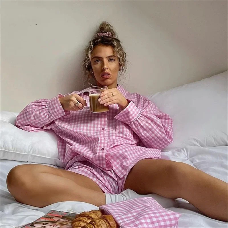 Женский полосатый топ с длинными рукавами свободного кроя и повседневные шорты