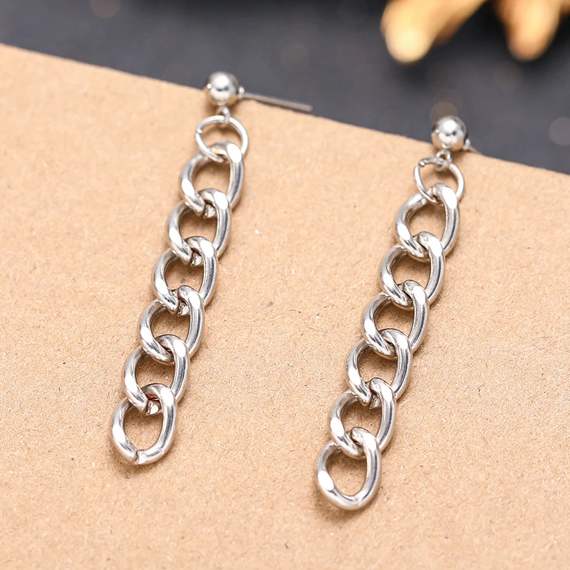 Модные женские серьги-подвески в виде звеньев