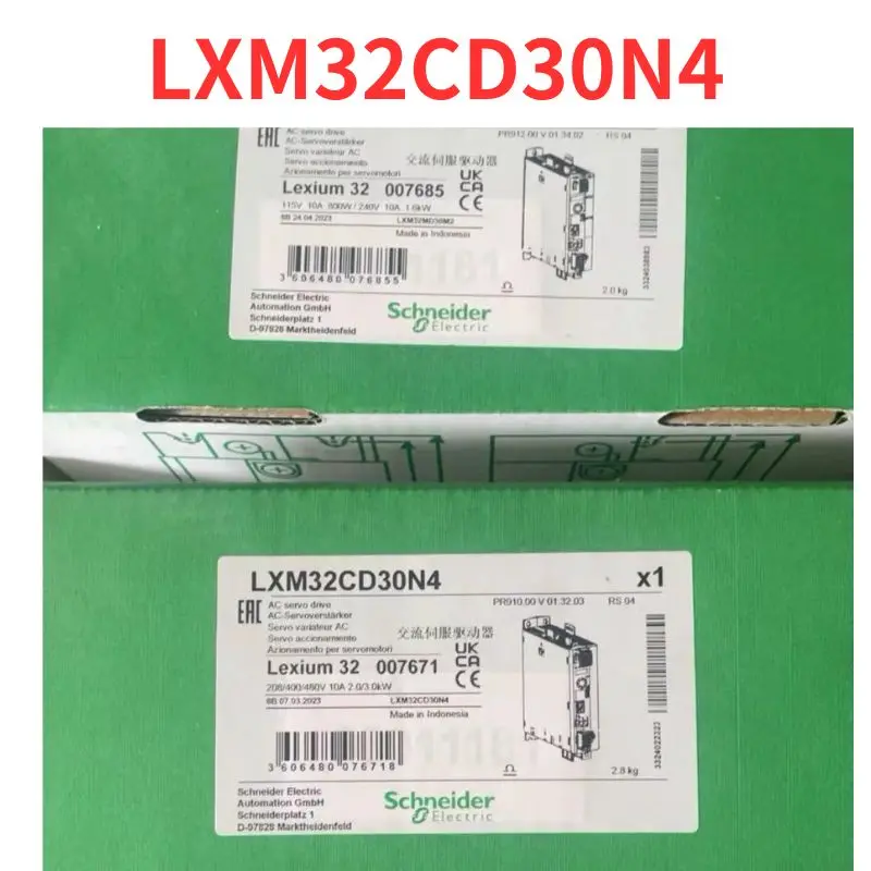 100% новый серводвигатель LXM32CD30N4