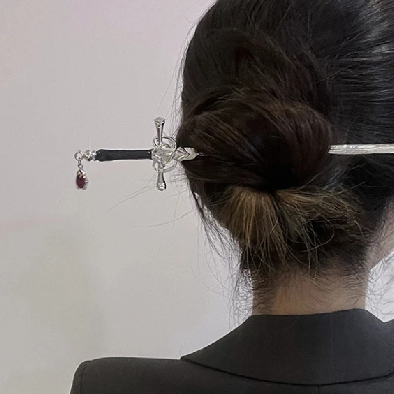 

New Korean Fashion Temperament Punk Sword Hair Sticks Creative Vintage Samurai Swords Dagger Hair Accessories for Women 2022 Y2k
