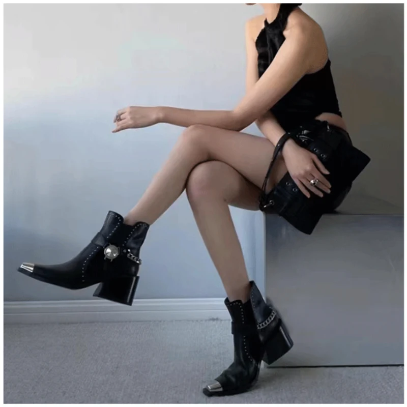 New Charming Chelsea Ankle Boots Girls Sping Summer Autumn Winter Fashion Casual Buckle Pointed Toe Thick Heel Low Boots Women